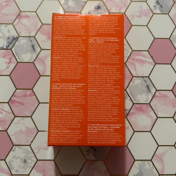 2/$25 Rodial Dragon's Blood Eye Masks - Picture 2 of 2